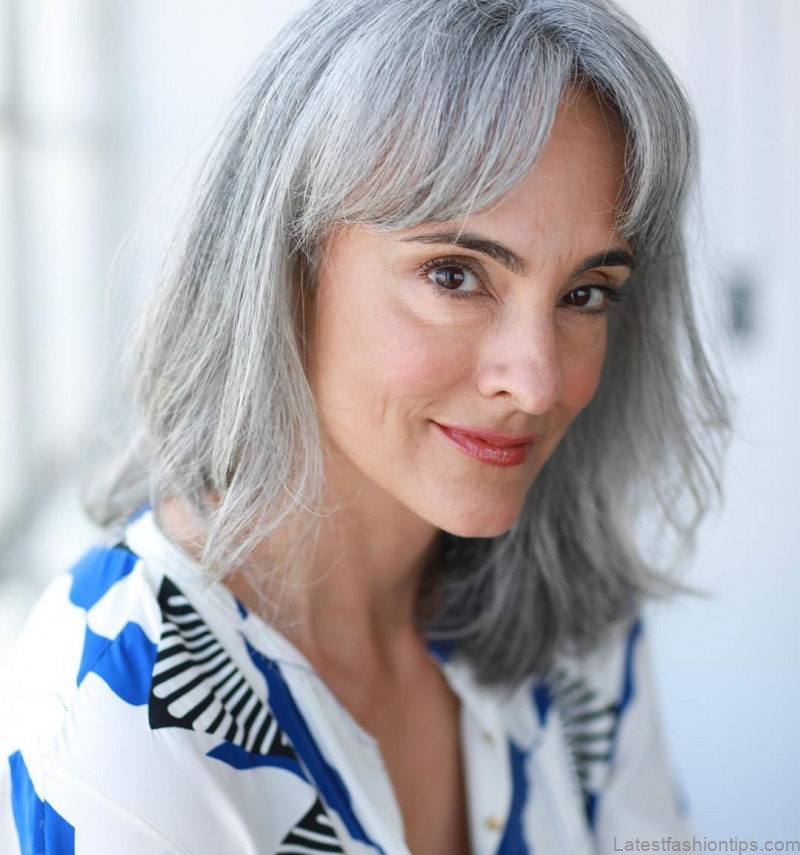 10 shaggy hairstyles for older women to flaunt your gray 2