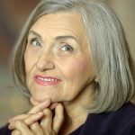 10 shaggy hairstyles for older women to flaunt your gray 5