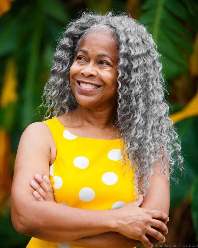 10 shaggy hairstyles for older women to flaunt your gray 6