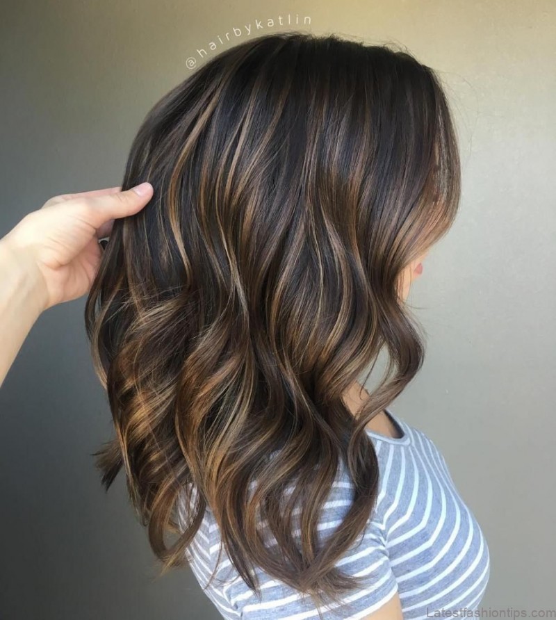 20 savory looks with caramel highlights youll love to treat yourself 1