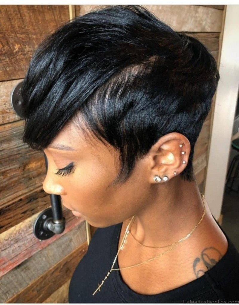 a pixie haircut that looks perfect for women over 40 3