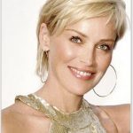 a pixie haircut that looks perfect for women over 40 4