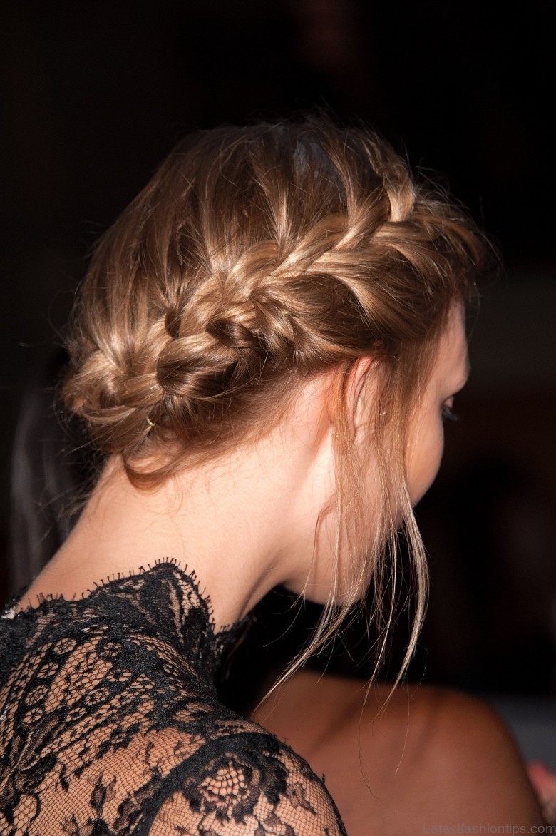 how to do the french braid crown 5