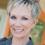 short hairstyles for round faces over 50 1