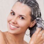 how to stop shampooing and washing hair every day 1