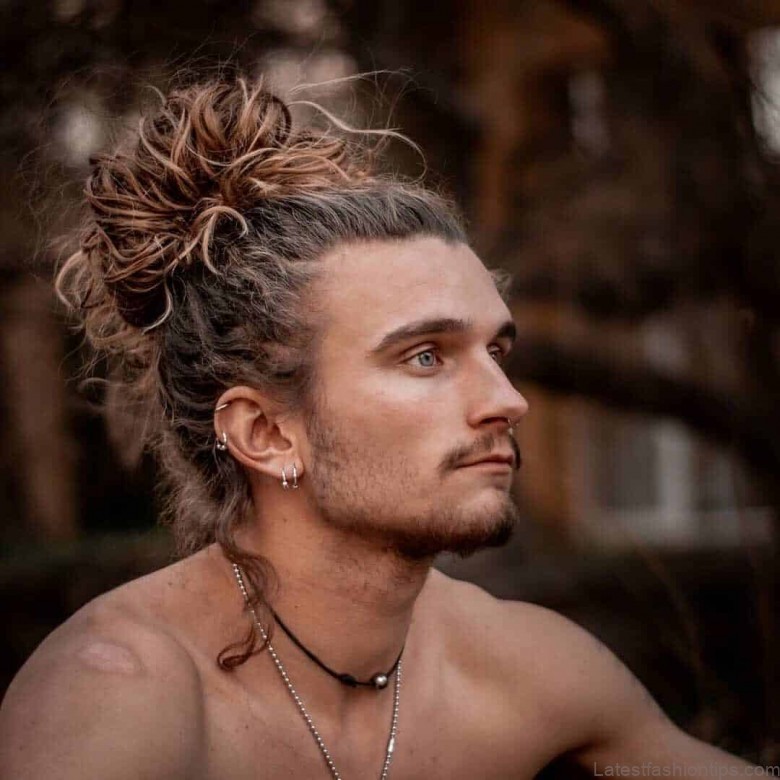 10 flattering hairstyles for men with round faces 7