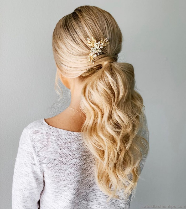 10 party hairstyles for long hair that show a little movement 9