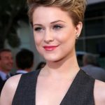 short hairstyles for round faces over 50 12