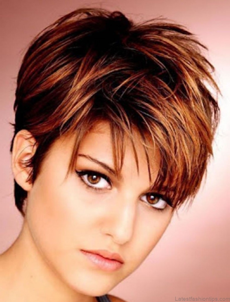 short hairstyles for round faces over 50 18