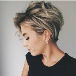 short hairstyles for women over 60 4