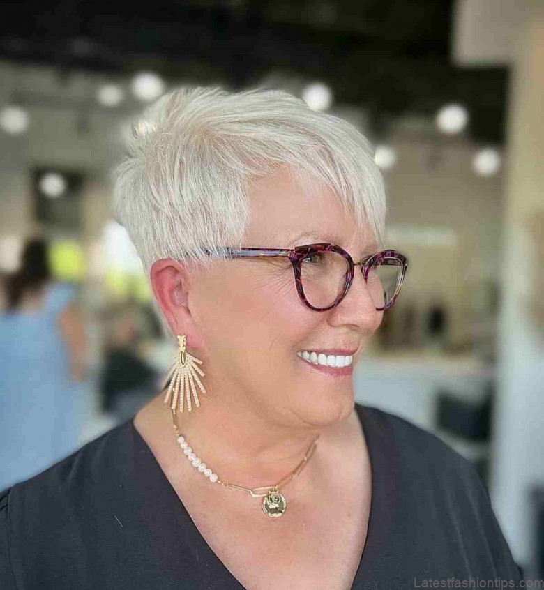 10 modern haircuts for women over 50 with extra zing 13