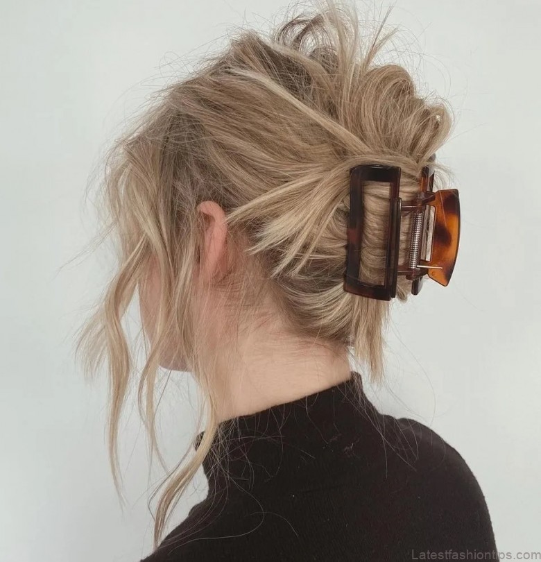 14 messy hairstyles youll want to know about 7