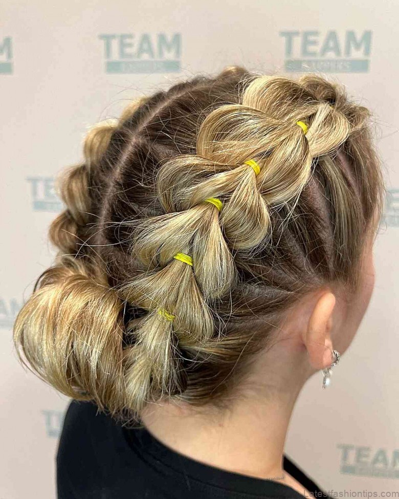 8 side bun hairstyles that are so cute and easy to rock 11
