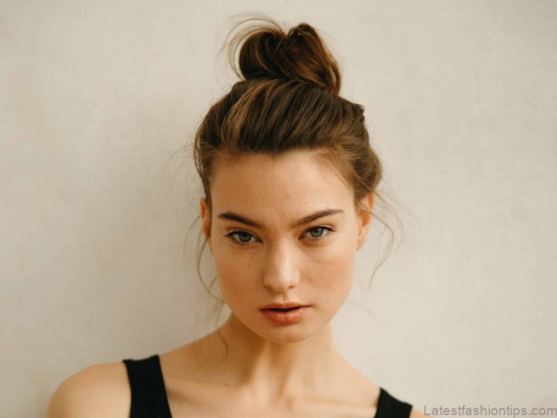 8 side bun hairstyles that are so cute and easy to rock 6
